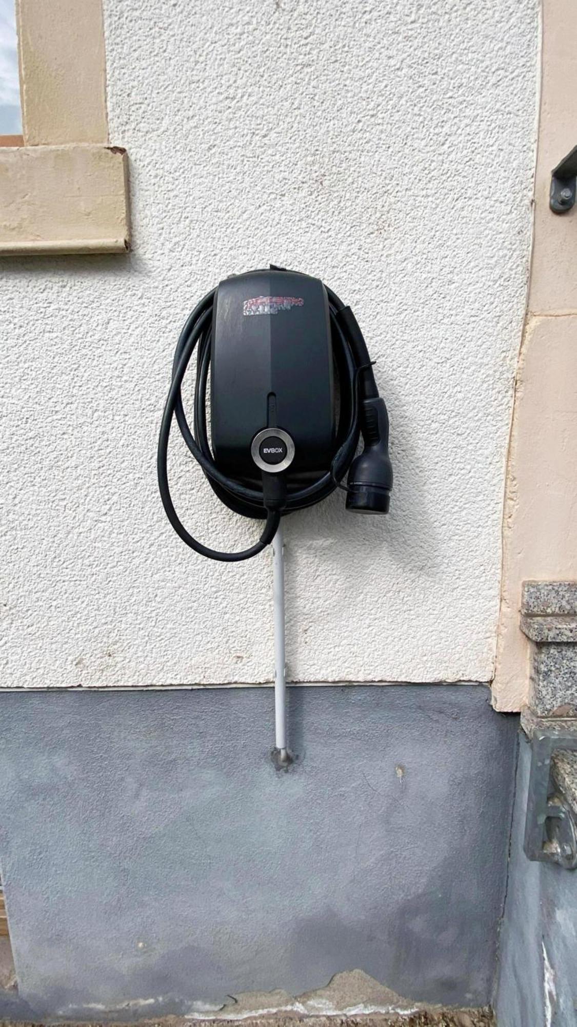 Zentrale Ferienwohnung Trier-Euren Mit Heimkino, Kueche, Wallbox & Kostenlose Fahrraeder Luaran gambar