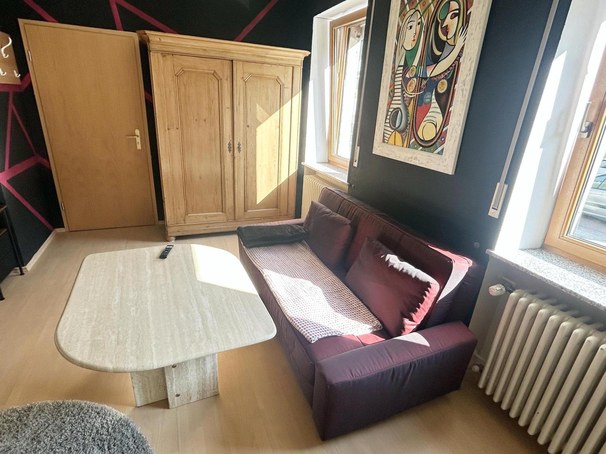 Zentrale Ferienwohnung Trier-Euren Mit Heimkino, Kueche, Wallbox & Kostenlose Fahrraeder Luaran gambar